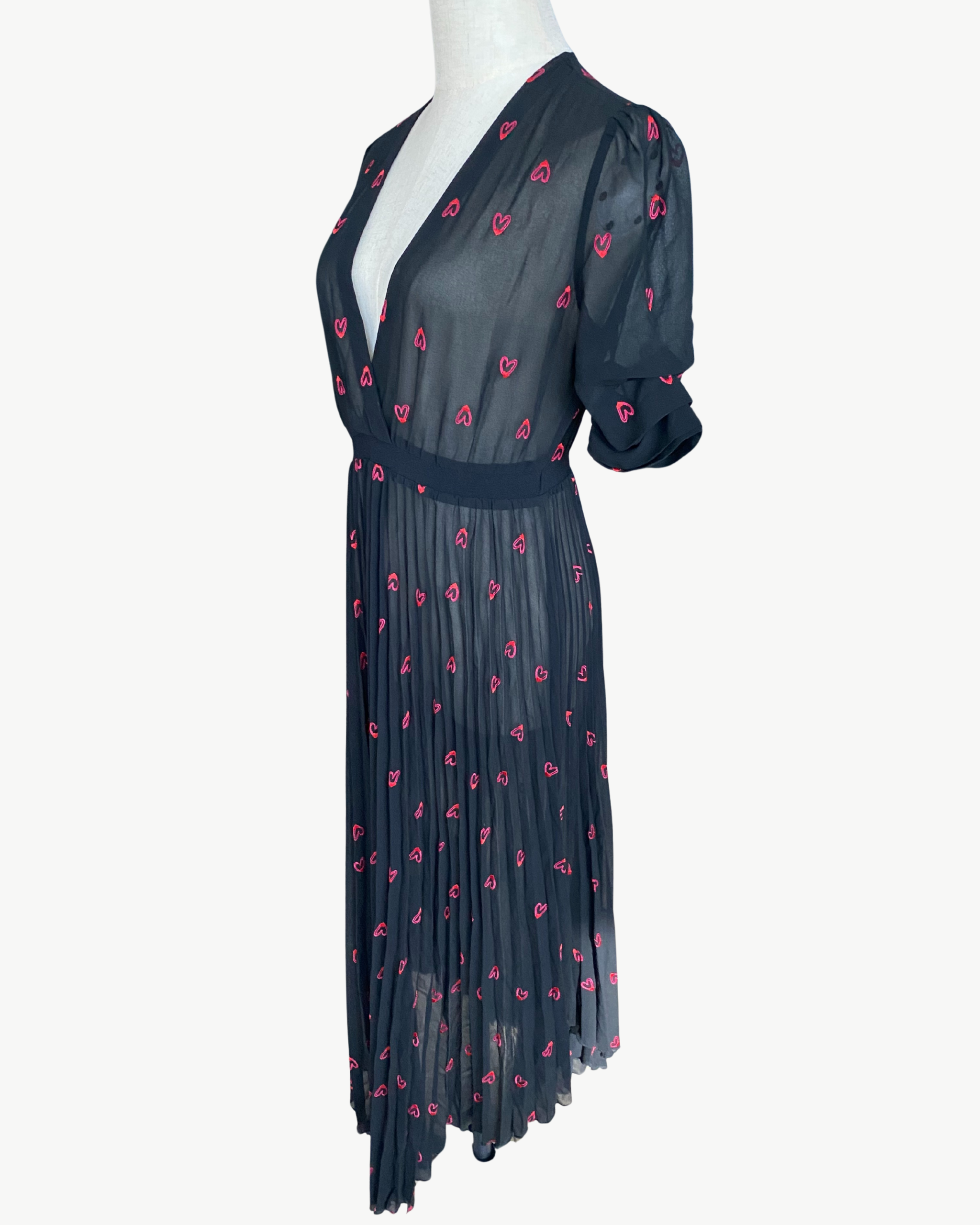 MAJE・Short Sleeves Black Dress With Heart Design