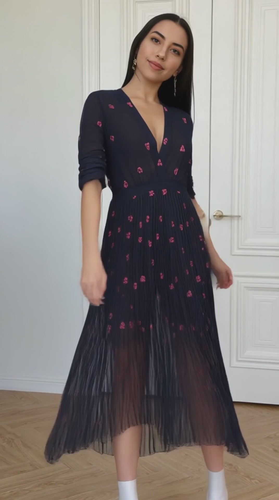 MAJE・Short Sleeves Black Dress With Heart Design